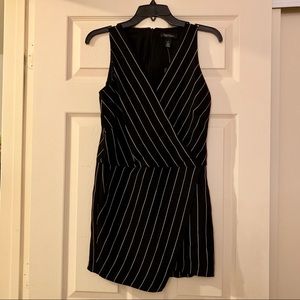 WHBM Black & White Striped Romper w/ Pockets! 😍